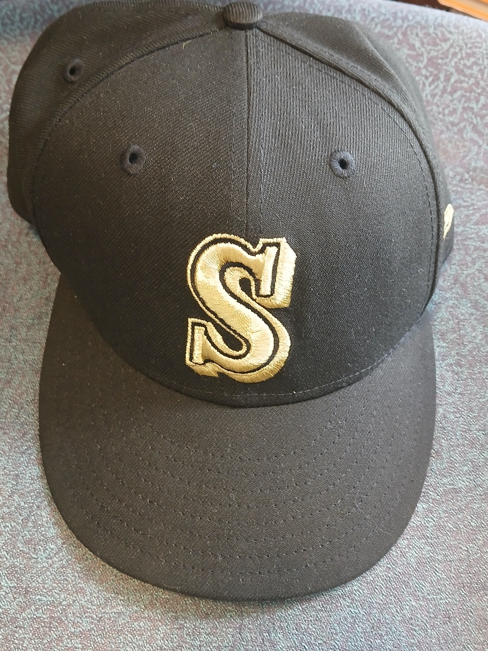 9fifty Black Cap with Gold Mariners 'S' Embroidery